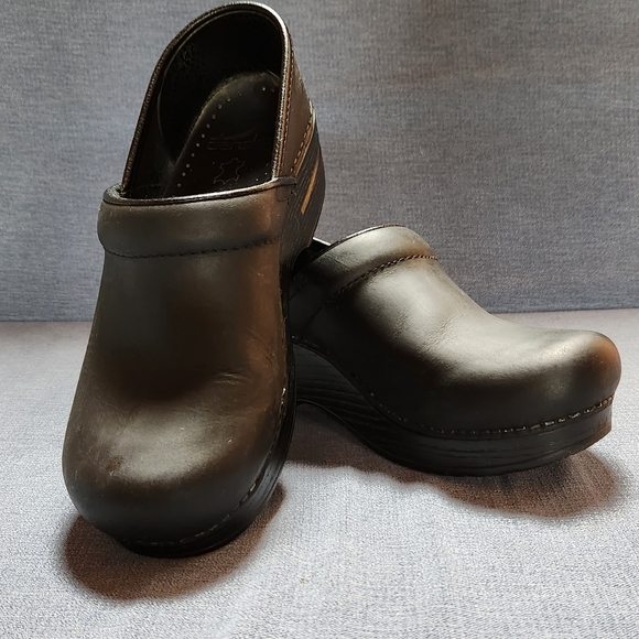 Black Dansko Clogs - Picture 3 of 11